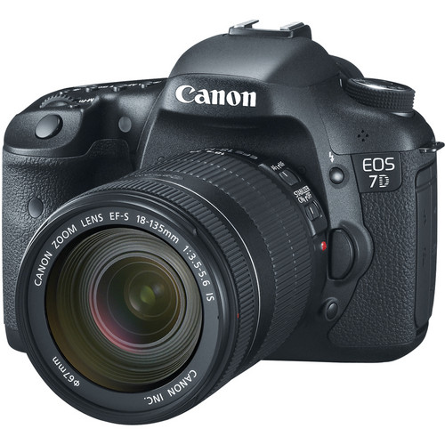  Canon EOS 7D DSLR Camera with 18-135mm Kit 