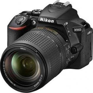 Nikon D5600 DSLR Camera with 18-140mm Lens (Black)